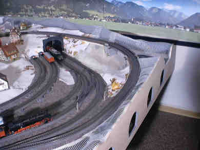 Die Br�cke auf der Nebenstrecke ist eingebaut